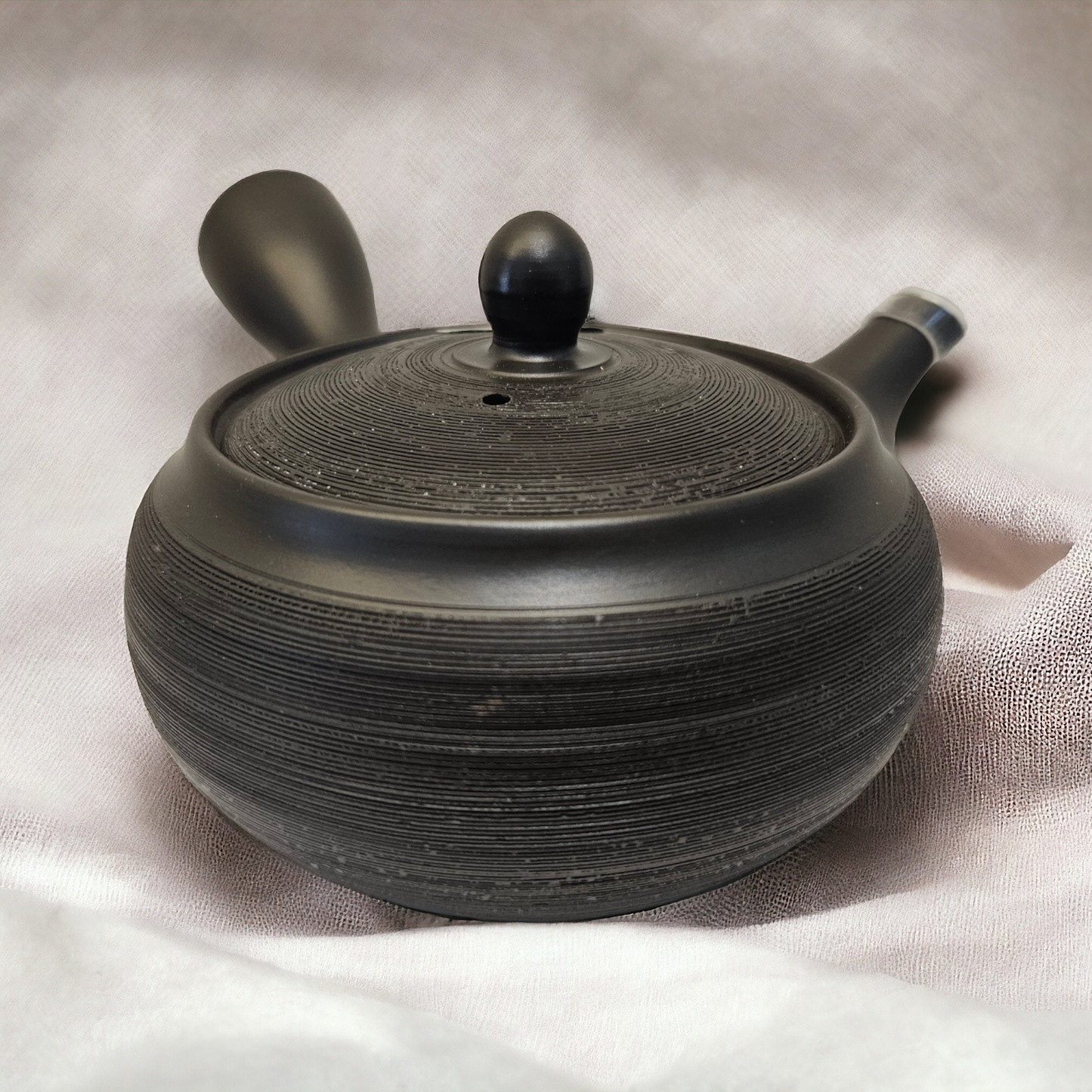 (Obsidian) Japanese Side Handled Kyusu Teapot - Yggdrasil Leaf Company
