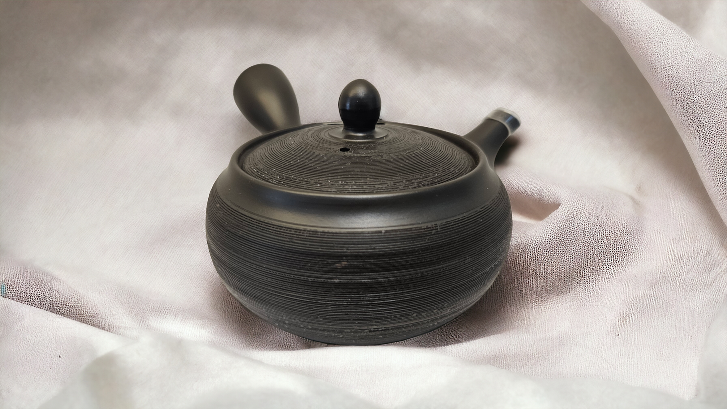 (Obsidian) Japanese Side Handled Kyusu Teapot - Yggdrasil Leaf Company